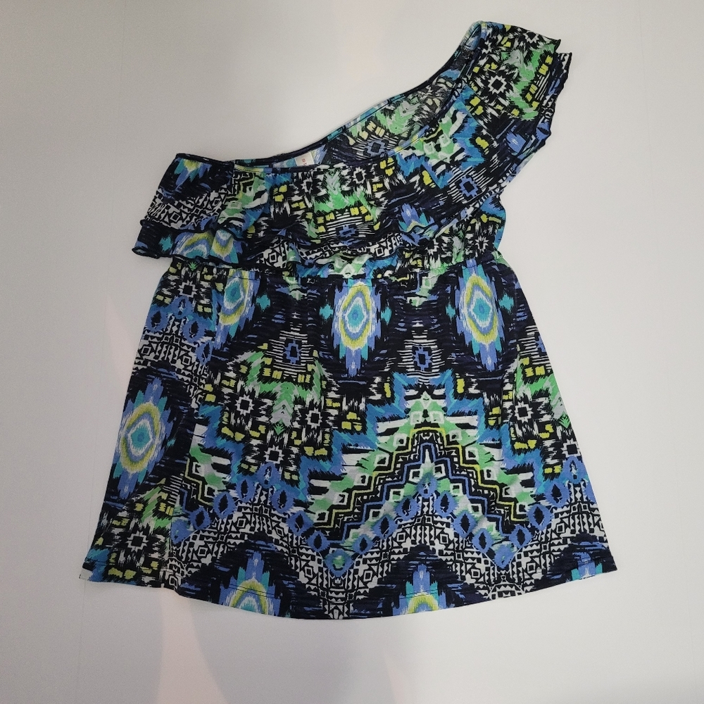 No Boundaries Women's Size LG (11-13) Junior's  One Shoulder Top Ruffled Neck